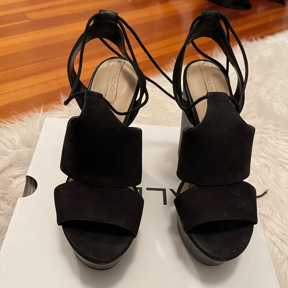 💫✨ALDO wedges. 💫✨ LIKE NEW. Size 6